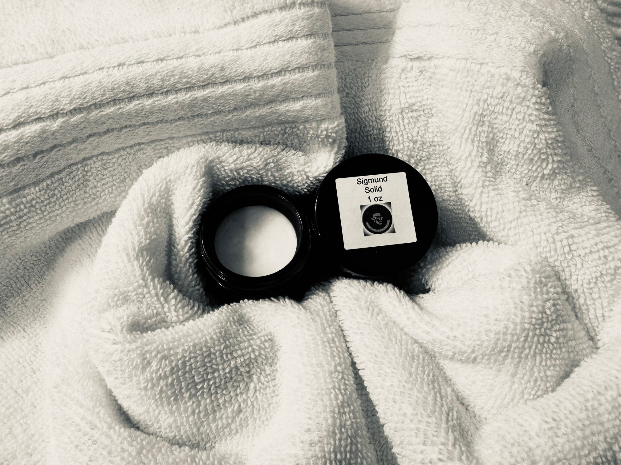 Sigmund Solid Scent